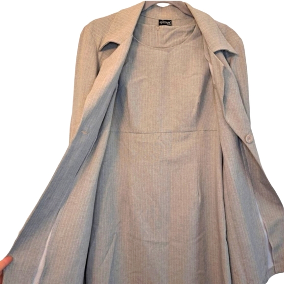 Splurge Two-Piece Gray Pinstriped Professional Set Dress Jacket Size 7 - Picture 2 of 12